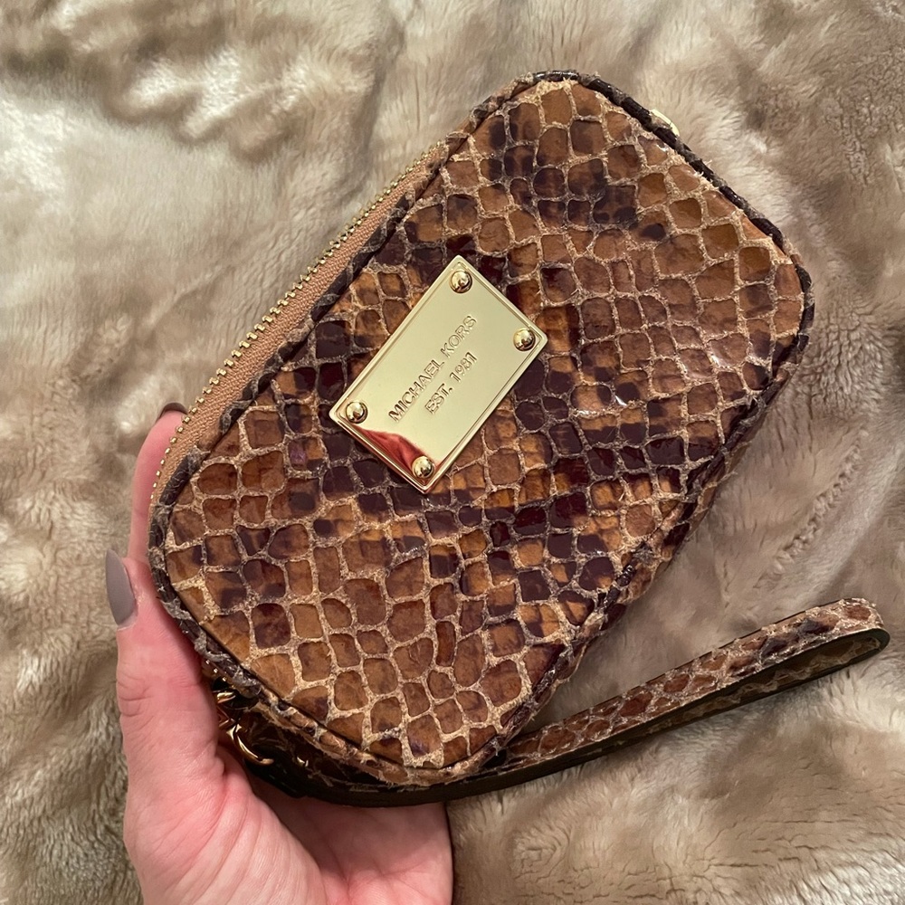 Michael Kors Wristlet/Wallet Tan Animal Print